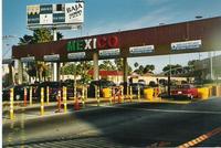 P133654-san_diego-mexican_border