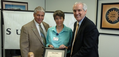 Paula Powell gets the "Adelante Con Ganas" Award in 2008