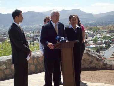 With UTEP civil engineering students at a solar <a href="http://shapleigh.org/news/2971-senator-shapleigh-to-host-press-conference-on-legislation-he-filed-this-session-to-move-texas-power-utilities-into-the-21st-century"> press conference</a>